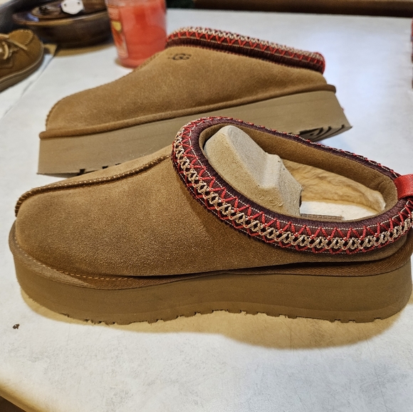 NIB Ugg Platform Tazz Size 40 Chestnut . - Picture 3 of 7